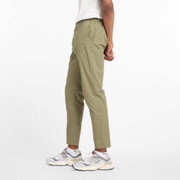 new balance Tapered Broek in Groen