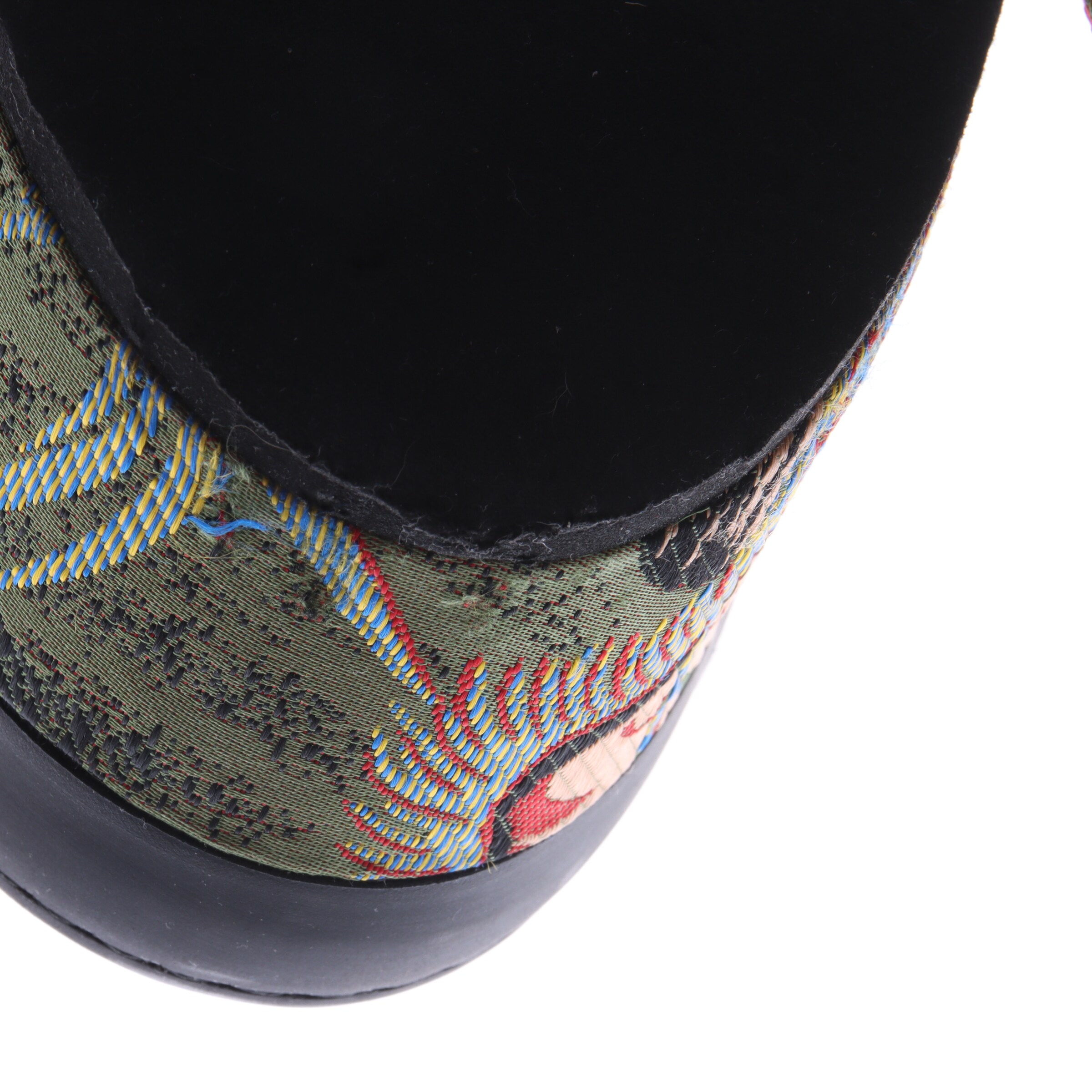 Gucci Flats & Loafers in 39 in Mixed colors