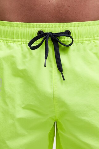 CAMP DAVID Board Shorts in Green