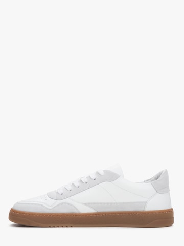 Sneaker bassa '09-4924876' di Estro in bianco