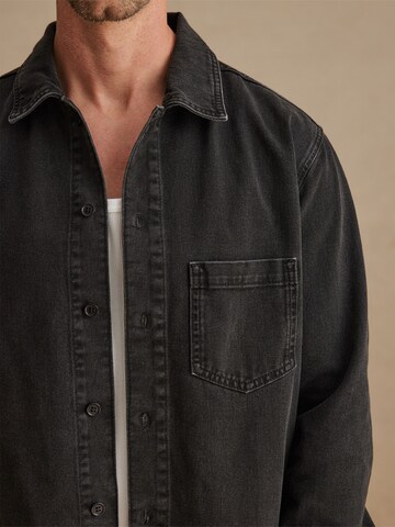 Coupe regular Chemise 'Milo' DAN FOX APPAREL en noir