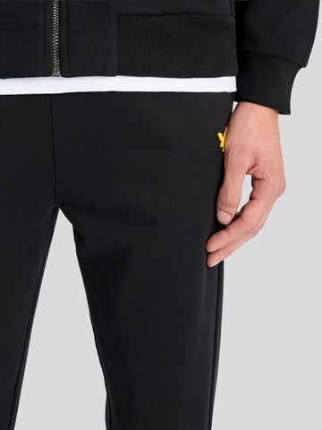 Lyle & Scott Tapered Pants in Black