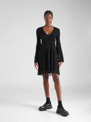 Twinset Šaty – černá: přední strana
