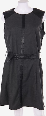 Sisley Dress in L in Black: front