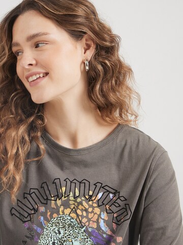 T-shirt 'CARMIKO' ONLY Carmakoma en gris