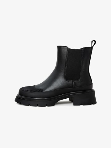 CESARE GASPARI Booties in Black: front