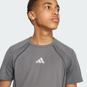 ADIDAS SPORTSWEAR - Camisa funcionais 'Tech Apparel' em cinzento