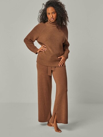 YOU LOOK PERFECT Huispak 'LOUNGEWEAR SET - Eve & Bailey' in Bruin