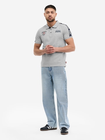 Tricou 'Pelton' de la LONSDALE pe gri