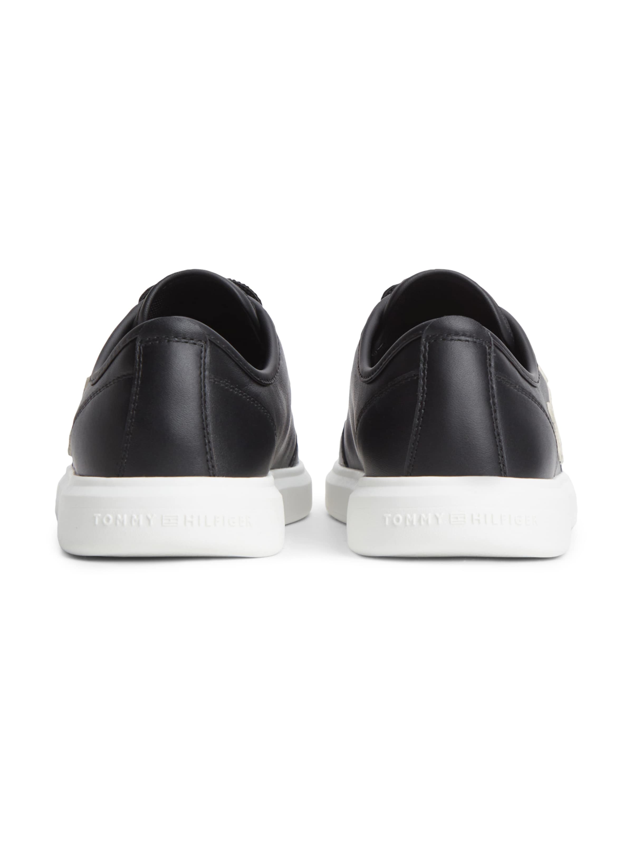 Sneaker low de la TOMMY HILFIGER pe negru