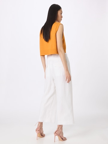 Wide leg Pantaloni cutați 'ANREANNAH' de la Club Monaco pe alb