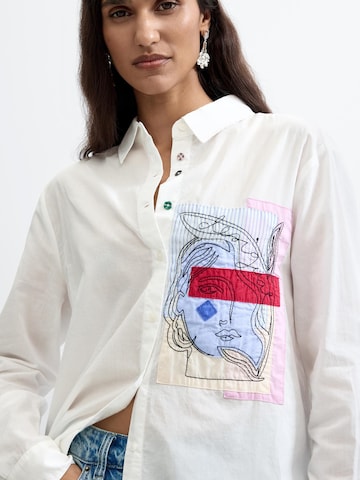 Desigual Μπλούζα σε λευκό
