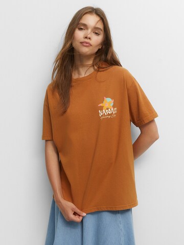 T-shirt Pull&Bear en marron : devant