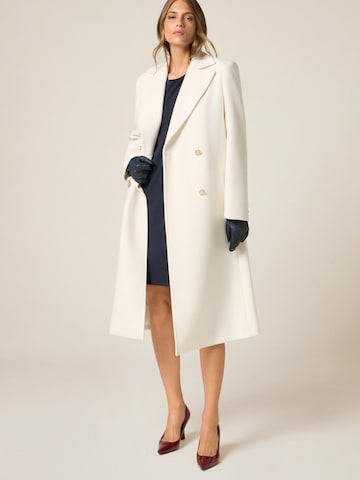 Cappotto invernale di oltre in bianco: frontale