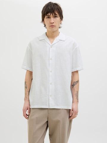 Fit confort Chemise 'JJESUMMER RESORT' JACK & JONES en blanc : devant