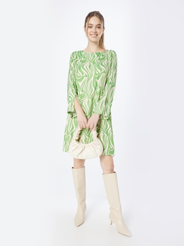 MORE & MORE فستان بلون أخضر