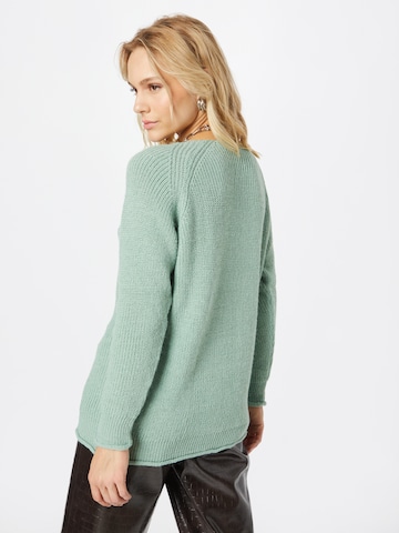 ABOUT YOU Пуловер 'Emira' в зелено