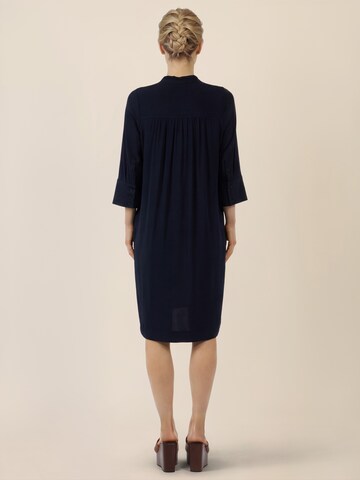 APART Kleid in Blau