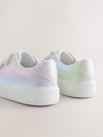 Baskets Next en blanc