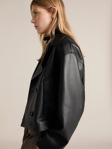 MANGO Between-season jacket 'Lipapu' in Black