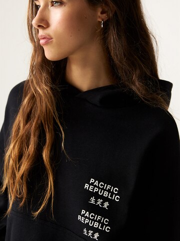 Pull&Bear Sweatshirt in Schwarz