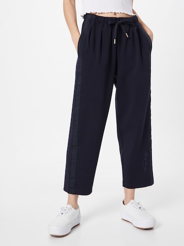 TOMMY HILFIGER Pleat-Front Pants in Blue: front