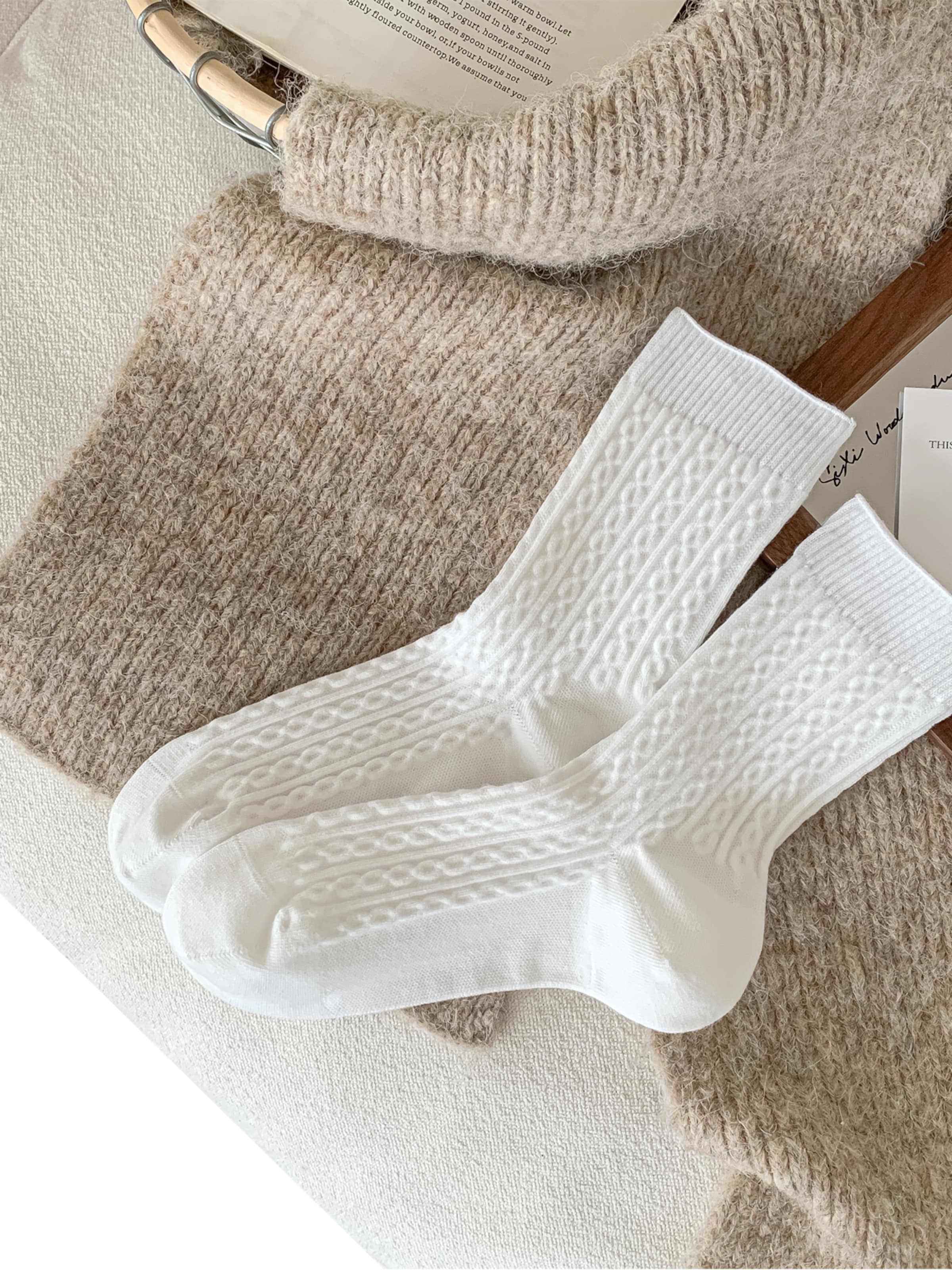 Millo Socks 'Cosy Twist' in White