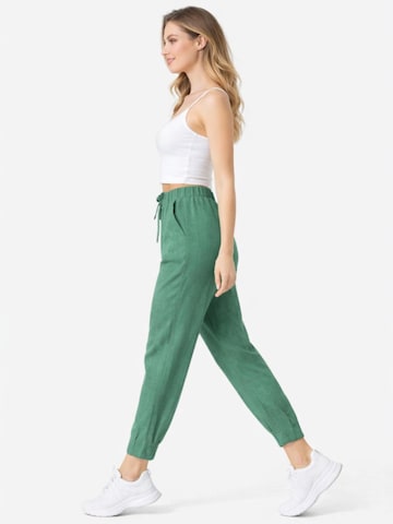 fashionshowcase Loosefit Bukser 'SOREYA' i grøn