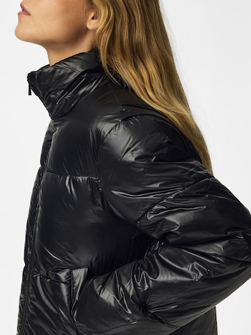 PIECES Übergangsjacke in Schwarz