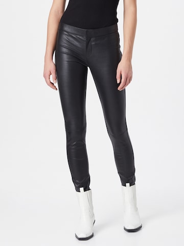Goosecraft Skinny Pants in Black: front