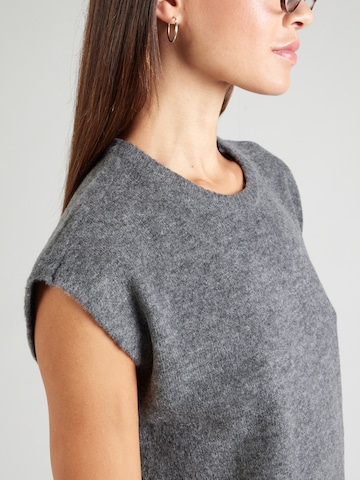PIECES - Vestido de punto 'PCJIKO' en gris