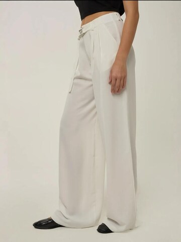 Wide Leg Pantalon Hiccup en blanc