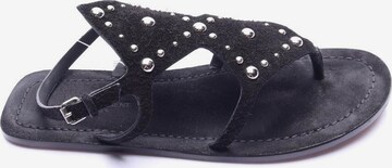 Saint Laurent Sandals & High-Heeled Sandals in 40 in Black: front