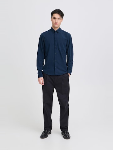 Coupe regular Chemise ' CFAaberg ' Casual Friday en bleu