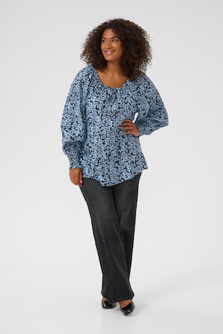 KAFFE CURVE Bluse i blå