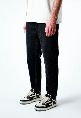 2Y Premium Regular Jeans in Black