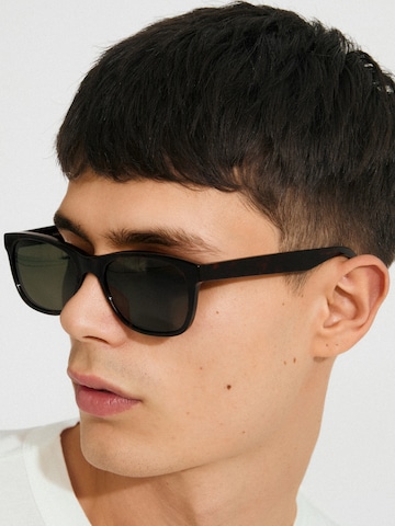 Pilgrim Sunglasses 'CORBYN' in Brown