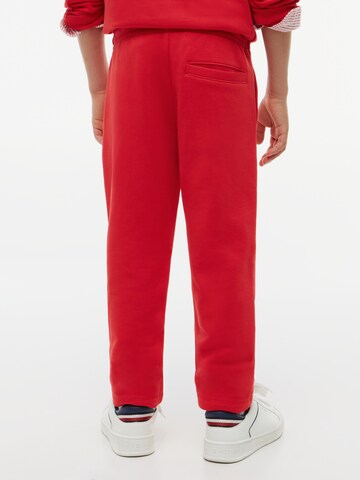 TOMMY HILFIGER regular Παντελόνι 'ESSENTIAL' σε κόκκινο