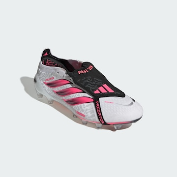 ADIDAS PERFORMANCE - Chuteira 'Predator Elite' em branco