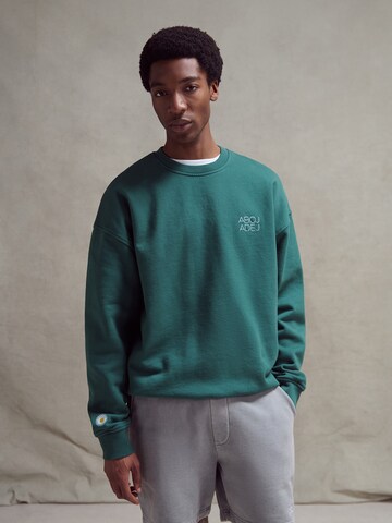 ABOJ ADEJ Sweatshirt 'Chea' i grön: framsida