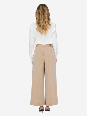 Wide leg Pantaloni 'Onlmarsa Solid Paperbag Wvn Noos 15269628' di ONLY in beige