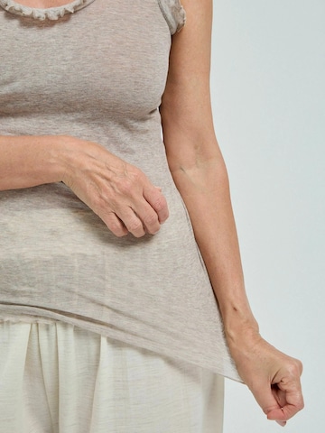 Seamless Basic Top 'Flounce' in Beige