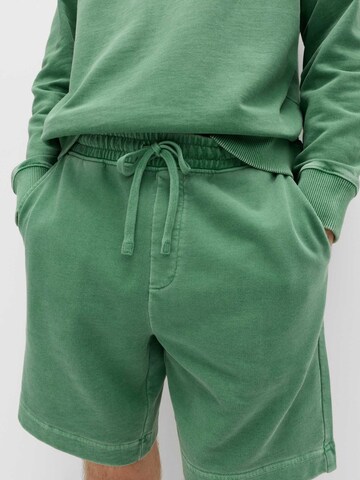 Marks & Spencer Regular Shorts in Grün