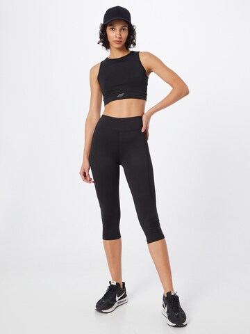 4F Skinny Workout Pants in Black