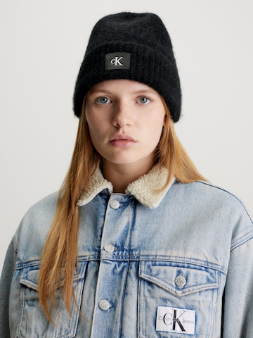 Calvin Klein Jeans Шапка в Черный: спереди
