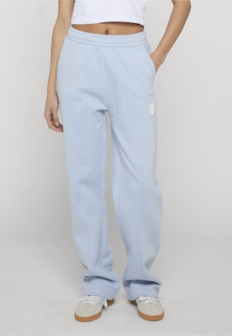 Loosefit Pantalon 'Paris' ROCAWEAR en bleu : devant