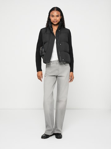 TOMMY HILFIGER Jacke in Schwarz