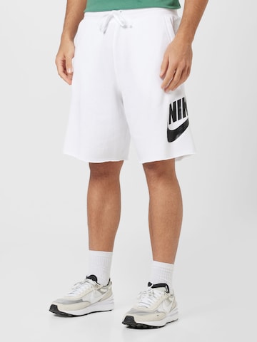 Nike Sportswear - Loosefit Calças 'Club Alumini' em branco: frente