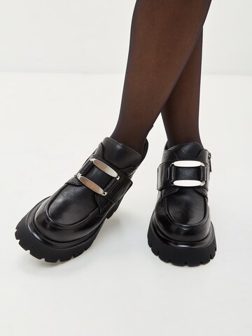 CESARE GASPARI Ankle Boots in Black