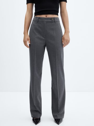 Regular Pantalon à plis 'Leo' MANGO en gris : devant